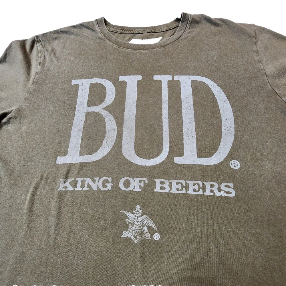Lucky Brand graphic beers